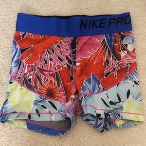 Tropical Nike pros